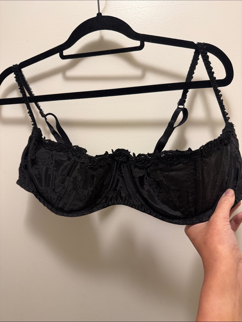Vintage Intimate Attitudes Black Lace Underwire Balconette Demi Bra Size 44